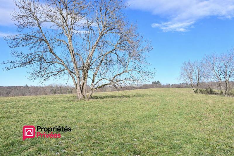 Terrain constructible - 1 828 m²