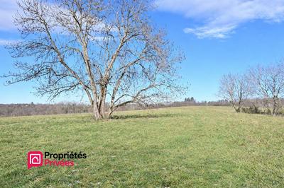 Terrain constructible - 1 828 m²