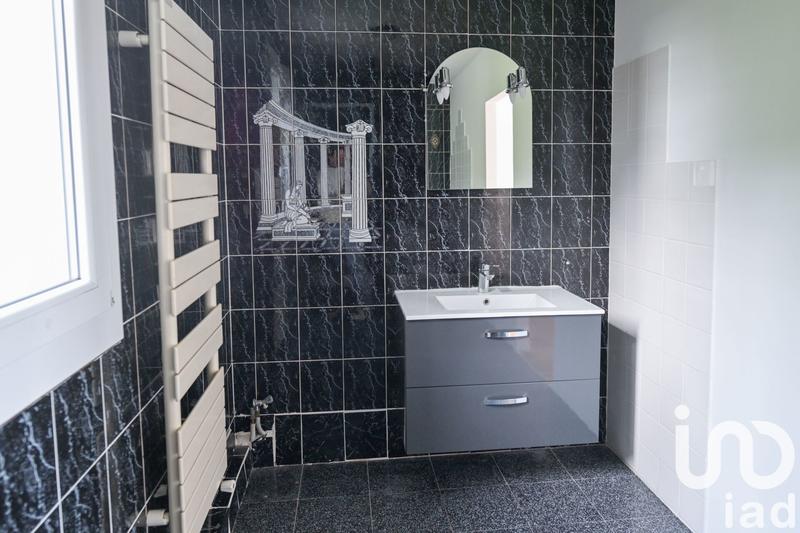 Maison - 230 m² - 5 pièces