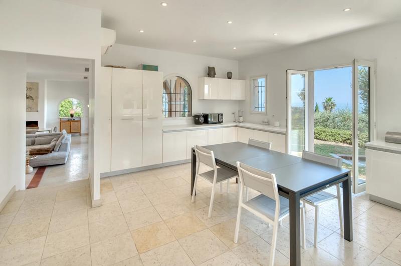 Villa - 400 m² - 6 pièces