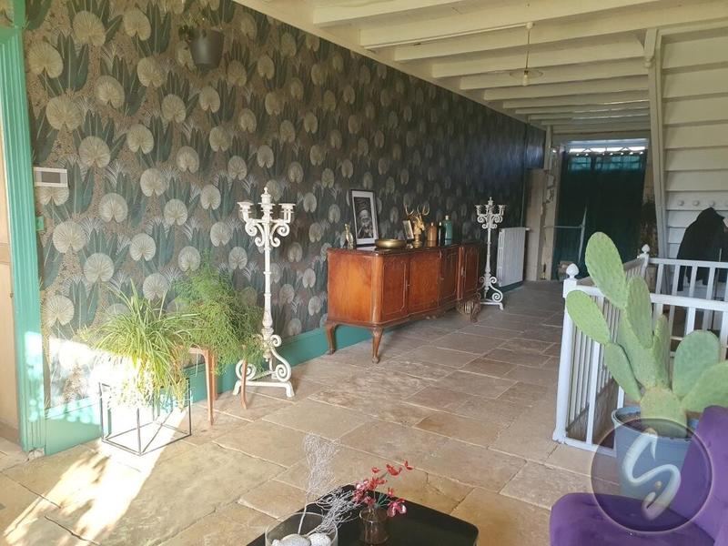 Maison - 327 m² - 9 pièces