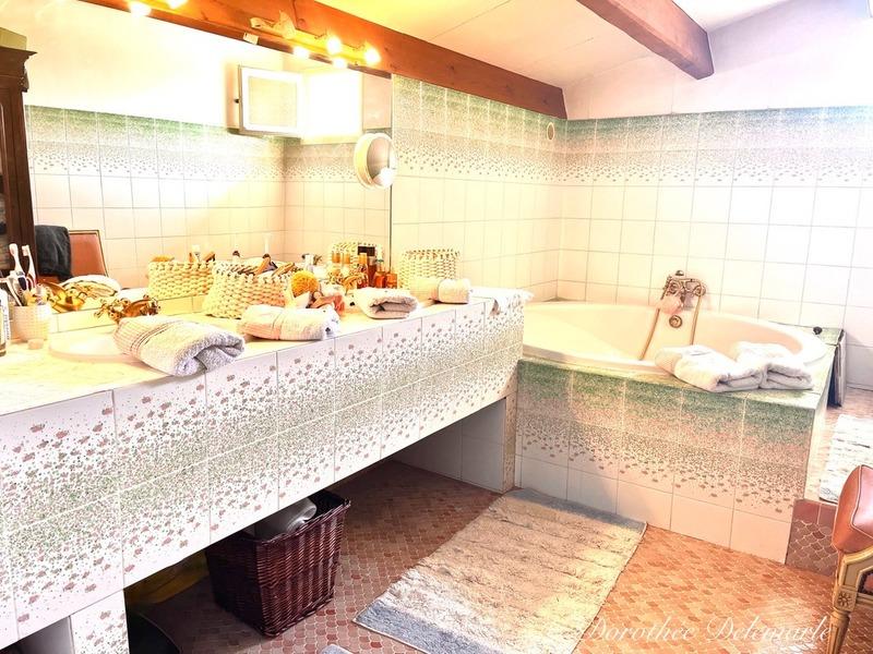 Maison - 244 m² - 5 pièces