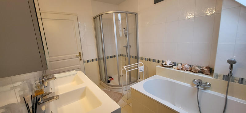 Villa - 162 m² - 6 pièces