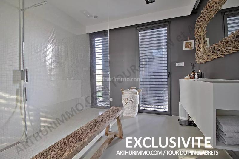 Maison - 222 m² - 6 pièces