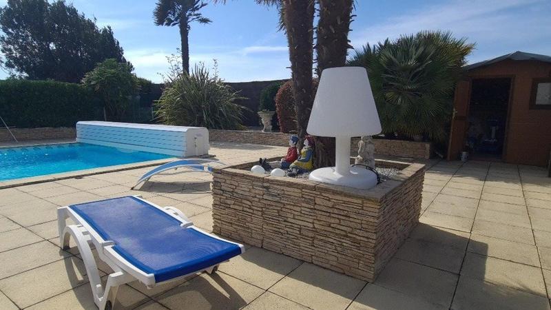 Maison - 230 m² - 10 pièces