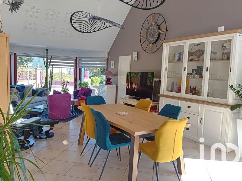 Maison - 205 m² - 9 pièces