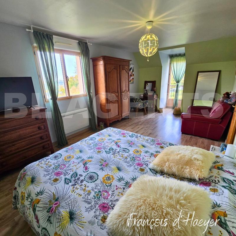 Maison traditionnelle - 154 m² - 6 pièces