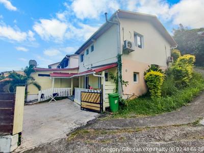 Immeuble - 110 m² - 5 pièces