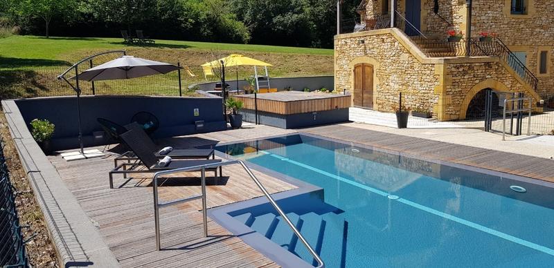 Demeure - 450 m² - 9 pièces