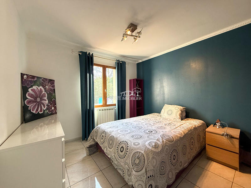 Maison - 230 m² - 8 pièces