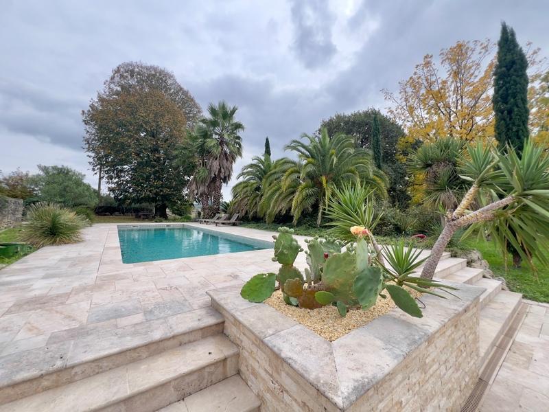 Maison de maîtres - 370 m² - 8 pièces