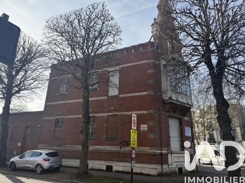 Maison - 260 m² - 15 pièces