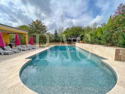 Villa - 310 m² - 8 pièces