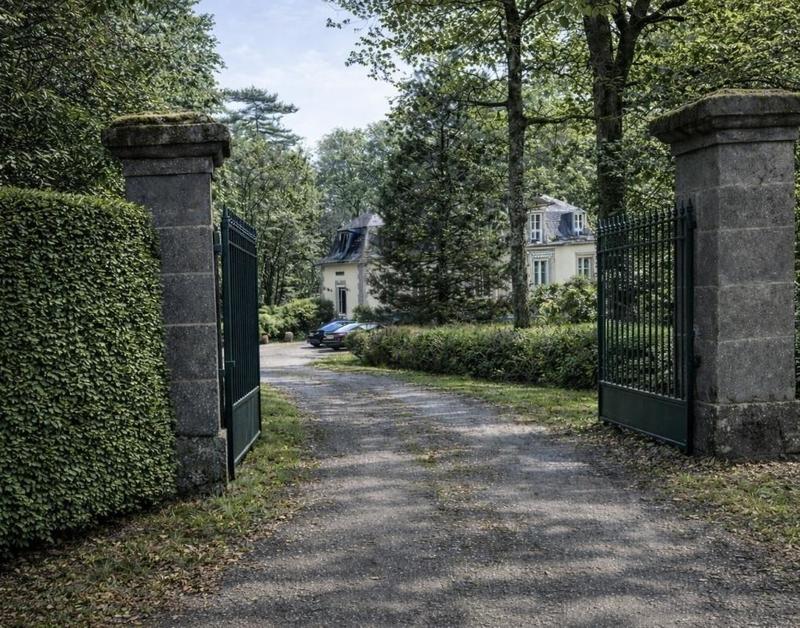 Demeure - 308 m² - 7 pièces