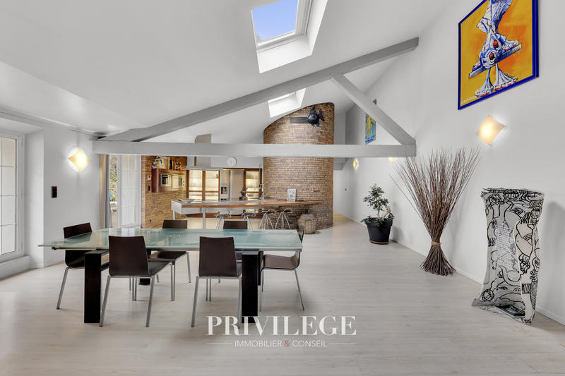 Appartement - 160 m² - 4 pièces