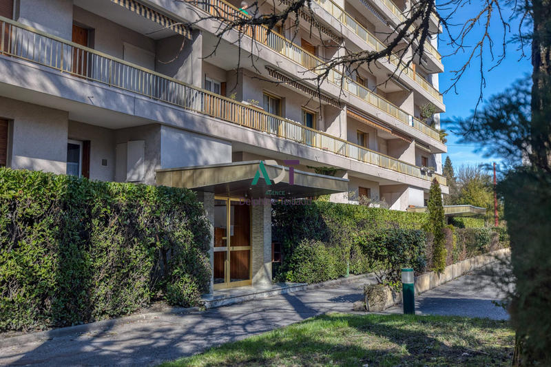 Appartement - 96 m² - 4 pièces