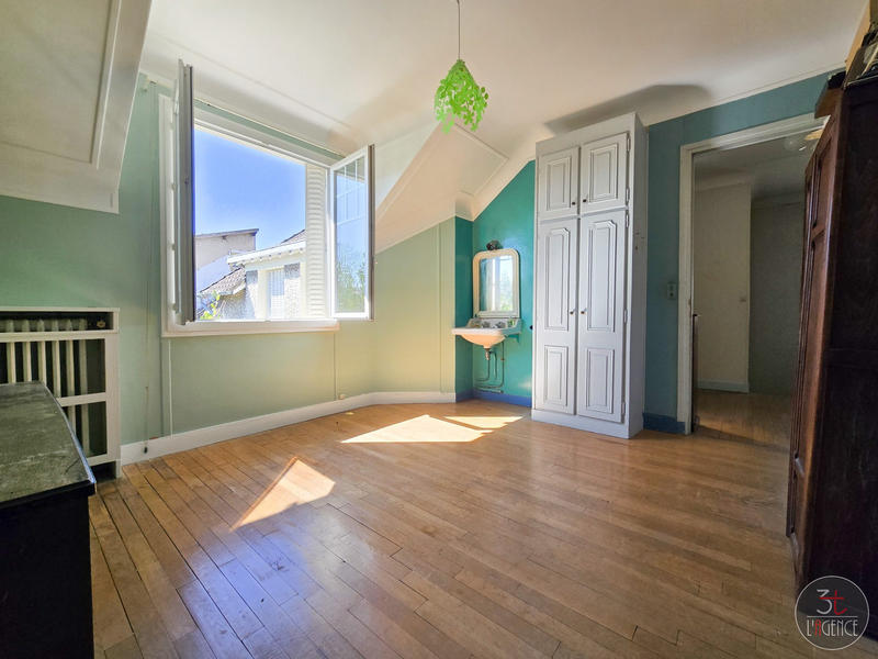 Maison - 160 m² - 7 pièces