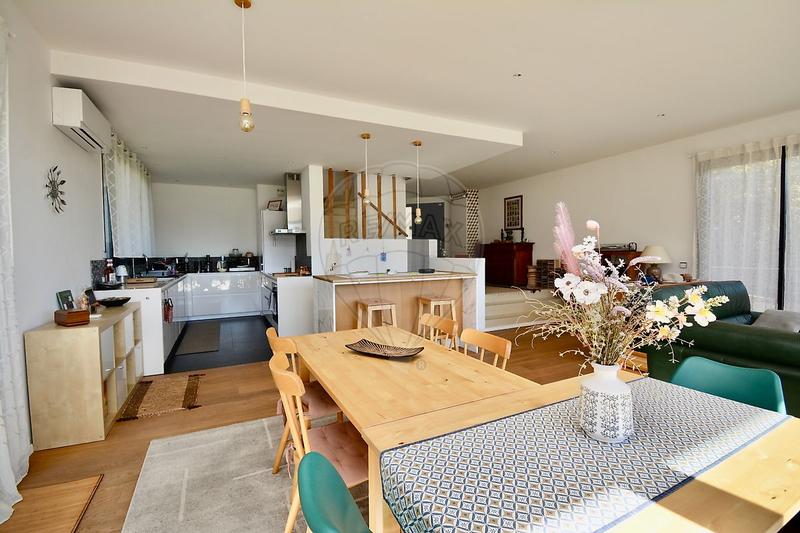 Maison - 160 m² - 5 pièces