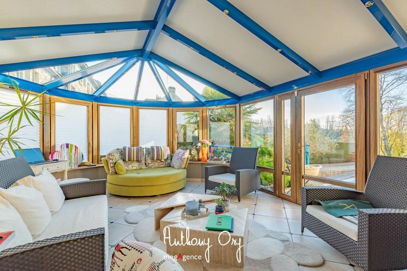 Maison de ville - 247 m² - 10 pièces