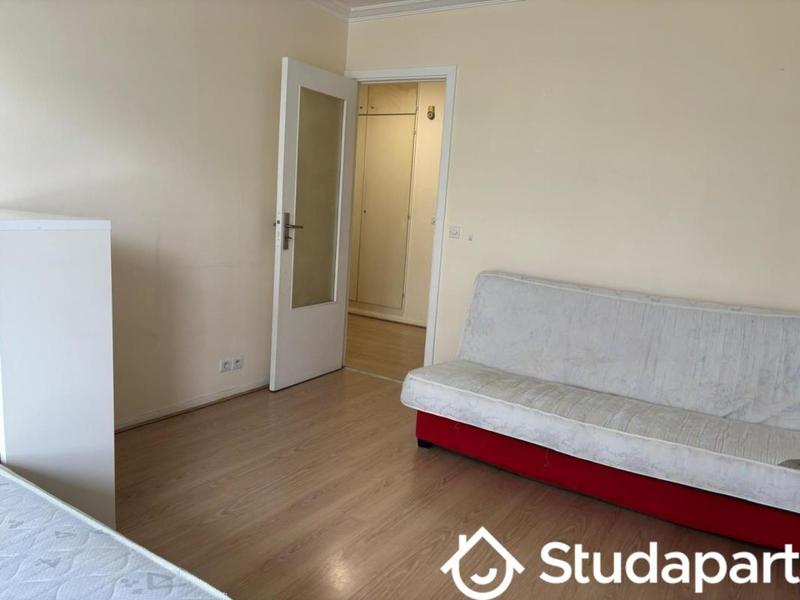 Chambre - 15 m² - 1 pièce