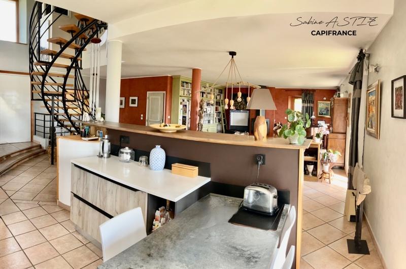 Maison - 185 m² - 6 pièces