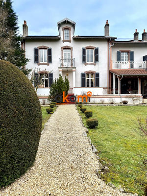 Maison - 430 m² - 8 pièces