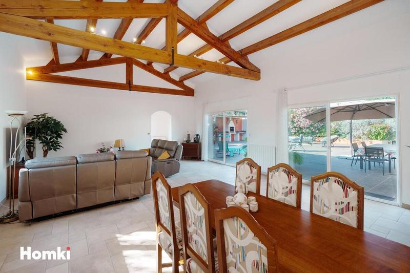 Maison - 227 m² - 8 pièces