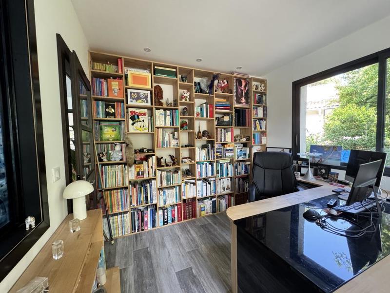 Maison - 238 m² - 7 pièces