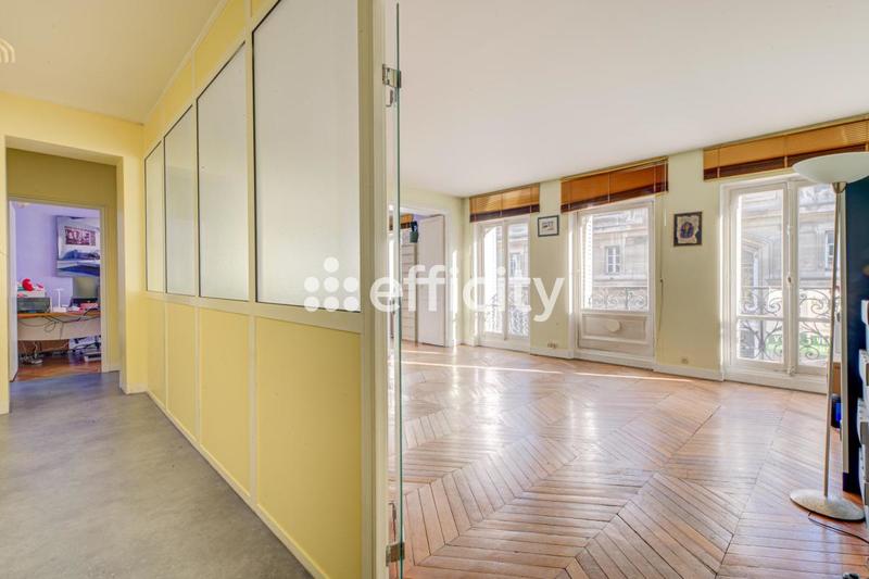 Appartement - 184 m² - 6 pièces