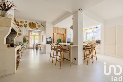 Maison - 300 m² - 7 pièces