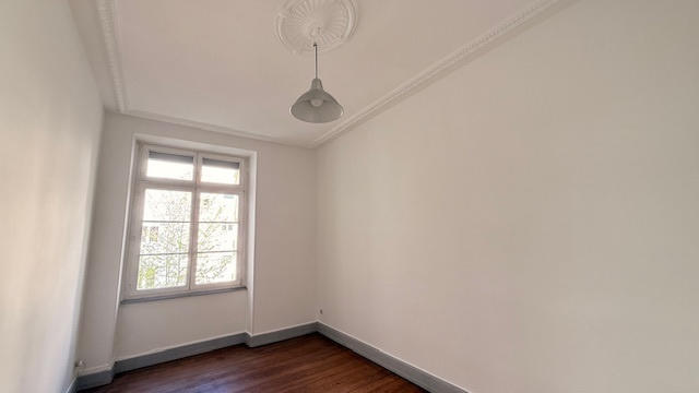 Appartement - 182 m² - 6 pièces