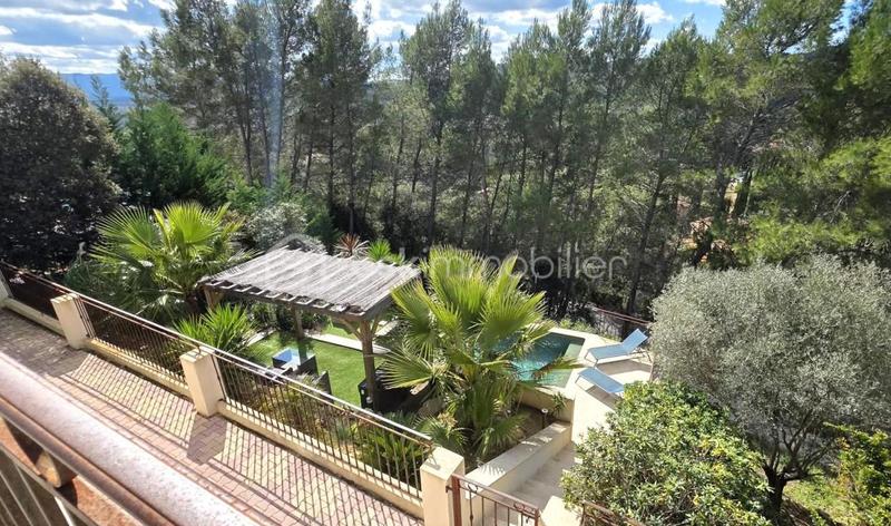 Maison traditionnelle - 172 m² - 7 pièces