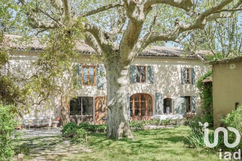 Maison - 242 m² - 7 pièces