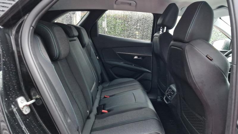 Peugeot 3008 Hybrid 225 E-Eat8 Allure Pack