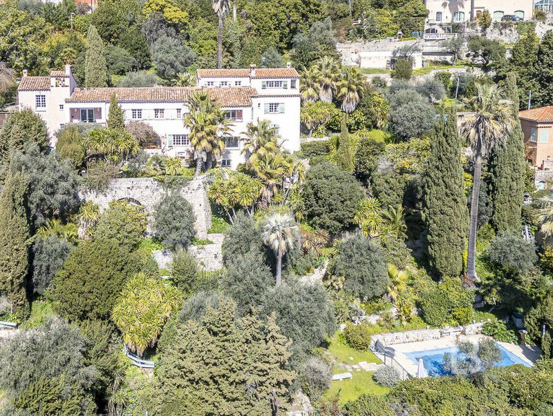 Maison - 322 m² - 10 pièces