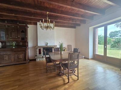 Maison - 93 m² - 5 pièces