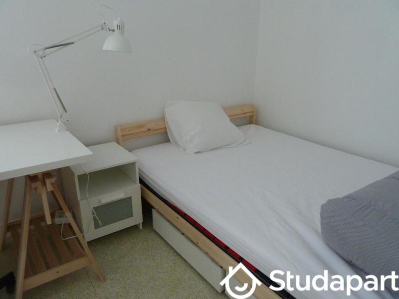 Chambre - 79 m² - 1 pièce