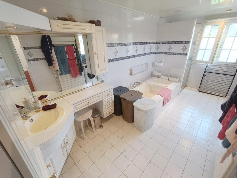 Maison - 162 m² - 5 pièces