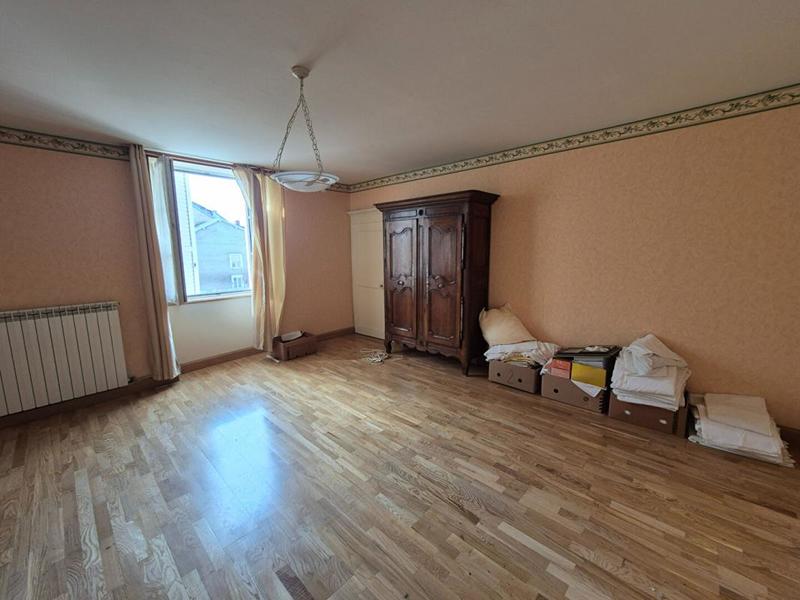 Maison - 245 m² - 5 pièces