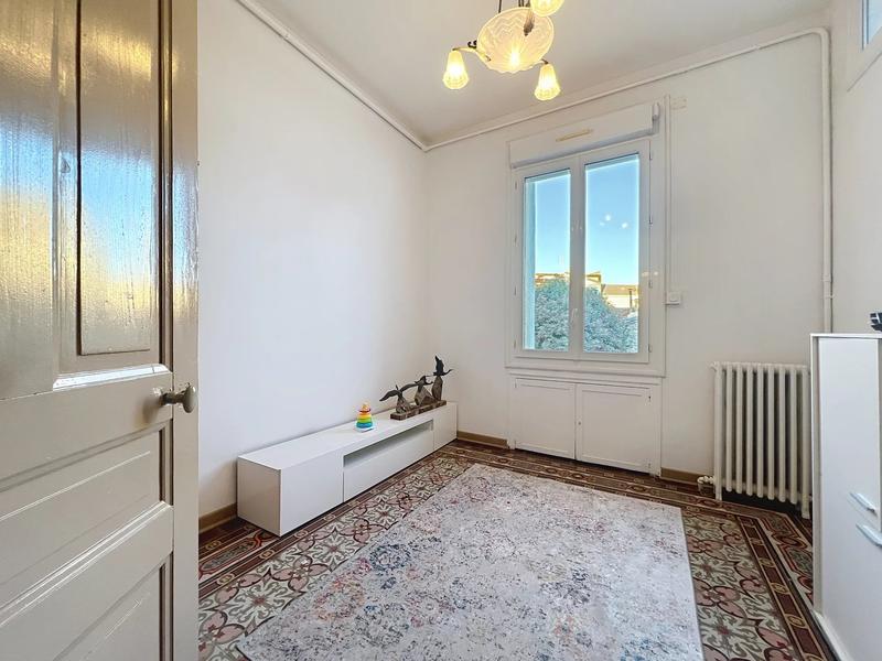 Appartement - 165 m² - 6 pièces