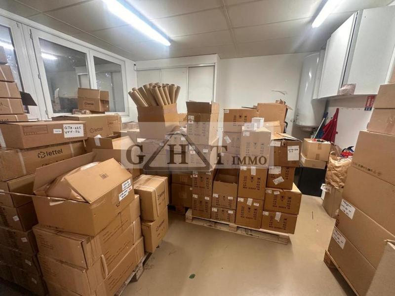 Entrepôt - 260 m²