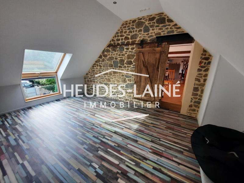 Maison - 201 m² - 7 pièces