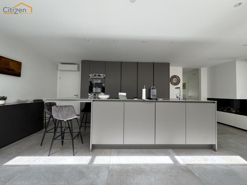 Villa - 212 m² - 6 pièces