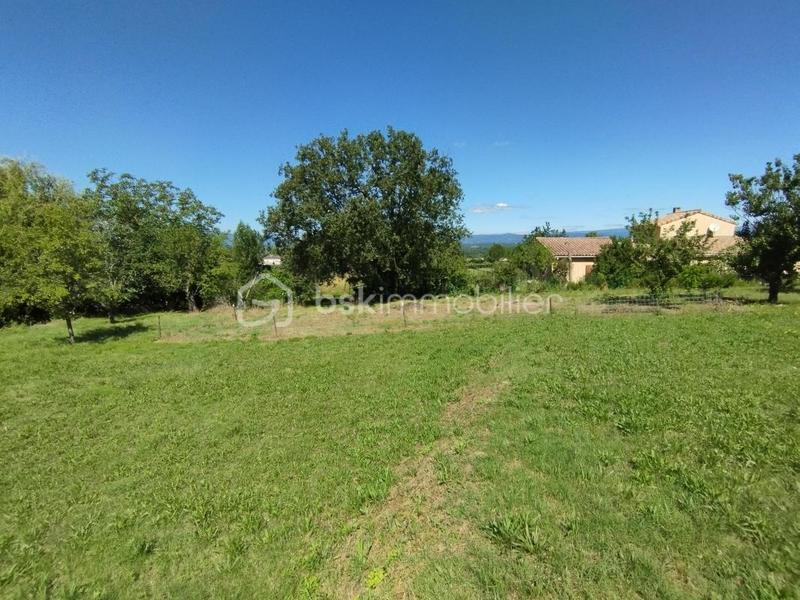 Terrain constructible - 920 m²