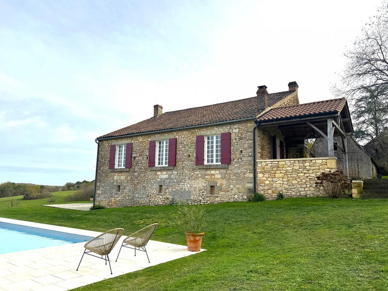 Maison - 465 m² - 13 pièces