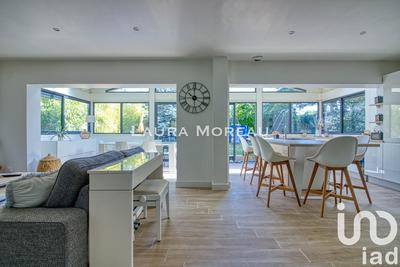 Maison - 133 m² - 8 pièces