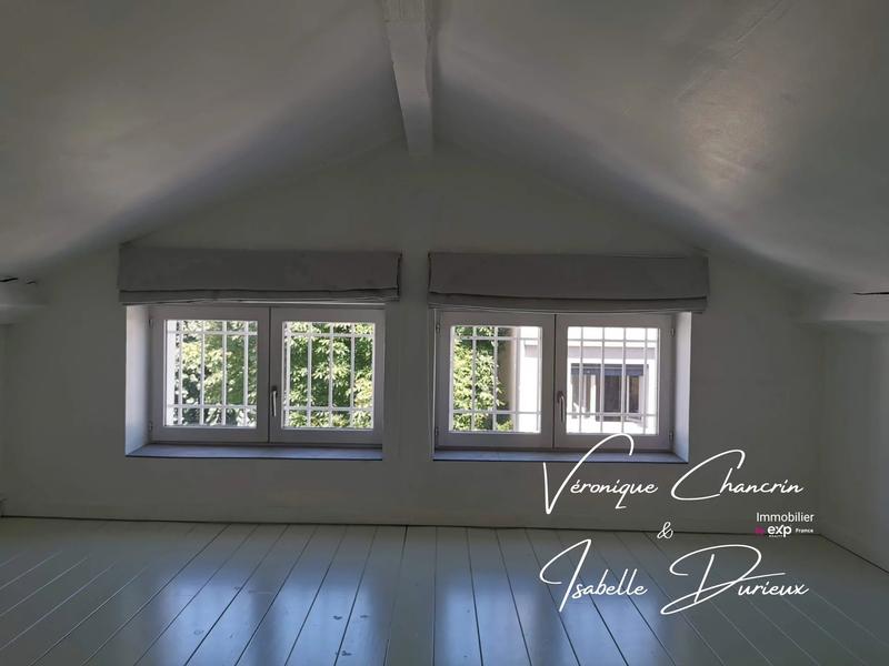 Loft - 181 m² - 5 pièces