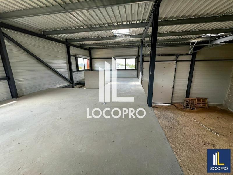 Local d'activité / Entrepôt - 252 m²