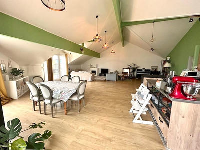 Appartement - 125 m² - 5 pièces