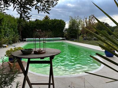 Propriété - 360 m² - 10 pièces